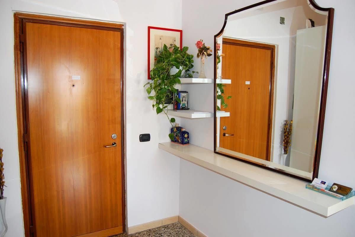 Colosseo Suite Apartment Рим Экстерьер фото
